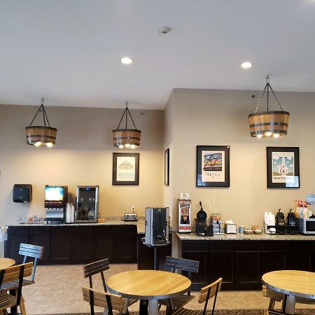 Cobblestone Inn & Suites - Manning Экстерьер фото