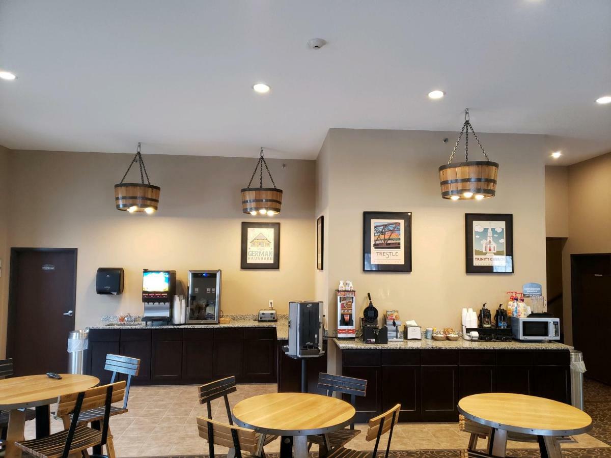 Cobblestone Inn & Suites - Manning Экстерьер фото